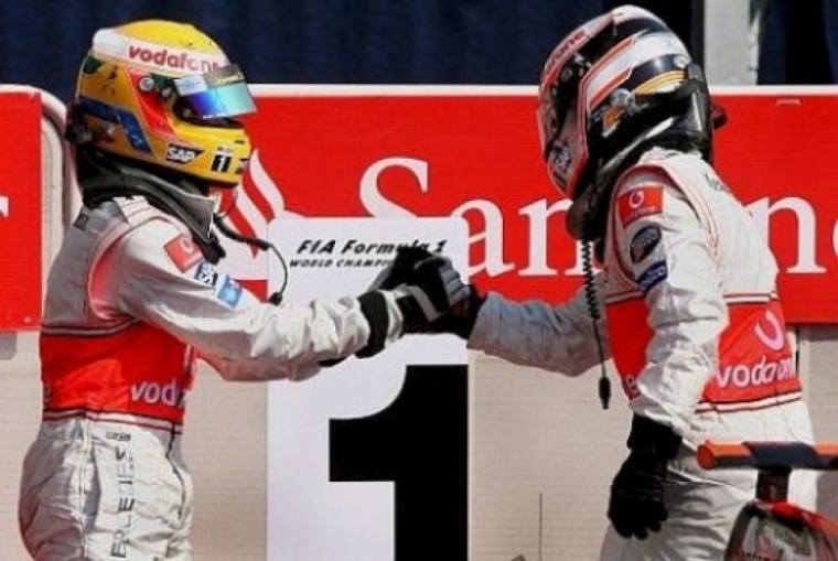 Foto: Hamilton admite sus errores de 2007 con Alonso