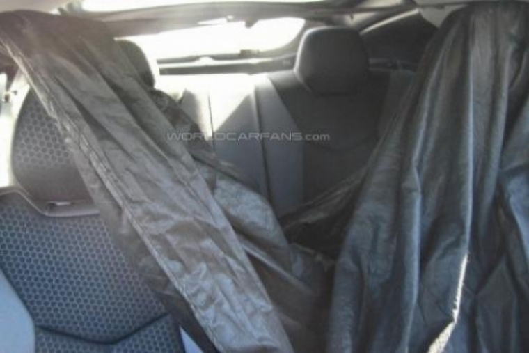 Foto: Hyundai Veloster espiado por dentro y por fuera.