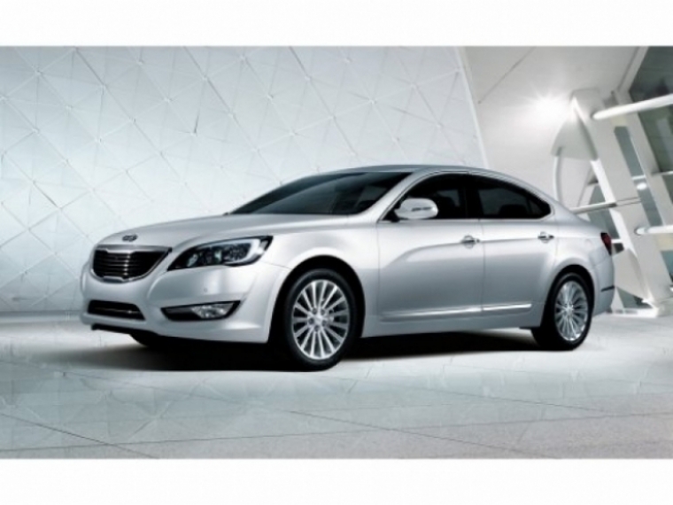 Foto: Kia muestra la primer foto del Cadenza.