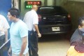 Foto 1 Cae en la boca del metro creyendo que era un estacionamiento foto 1