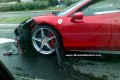 Foto 2 Ya tenemos el primer Ferrari 458 chocado en las calles. foto 1