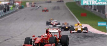 A Ferrari lo sigue tapando el agua