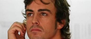 Alonso defiende a Hamilton por lo ocurrido en las calles de Melbourne