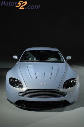 Aston Martin V12 Vantage, el inglés volador Aston Martin V12 Vantage, el inglés volador