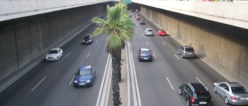 Barcelona podría prohibir circular a los coches con más de 10 años
