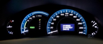 Detalles del Toyota Camry híbrido.