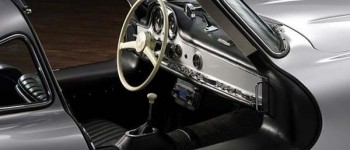 El Mercedes SL300 Gullwing vuelve a desplegar sus alas