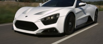 El Zenvo ST1 pulveriza la potencia del Veyron.