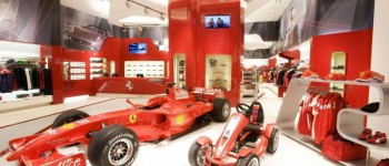 Ferrari se impone en Nürburgring, vendiendo camisetas y llaveros Ferrari se impone en Nürburgring, vendiendo camisetas y llaveros