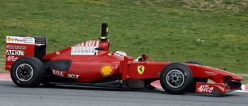 Ferrari y Raikkonen marcan el ritmo en Montmeló