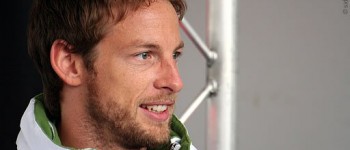 Jenson Button solidario con los niños Jenson Button solidario con los niños