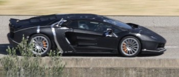 Lamborghini sigue probando al sucesor del Murcielago. Lamborghini sigue probando al sucesor del Murcielago.