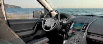 Land Rover presenta la nueva Freelander 2, ahora también con tracción simple.