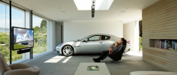 Maserati encuentra el mejor lugar para aparcar el auto. Maserati encuentra el mejor lugar para aparcar el auto.