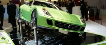 Maserati podría seguir el camino híbrido iniciado por Ferrari.