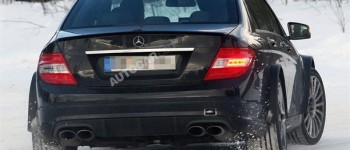 Mercedes Benz C 63 Black Series, a por los Audi S, el BMW M5 y el Porsche Panamera Turbo S
