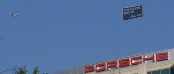 Mini insiste en el mano a mano con el  Porsche 911 S
