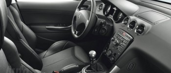 Peugeot festeja 200 años con el 308 GT200.