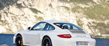 Porsche sorprende con el 911 Carrera GTS.