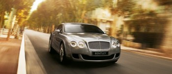 Rebajas de verano, compra un yate y te llevas un Bentley gratis