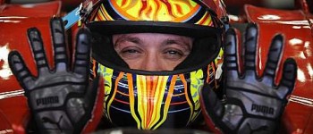 Rossi mejora muchísimo sus tiempos con el Ferrari