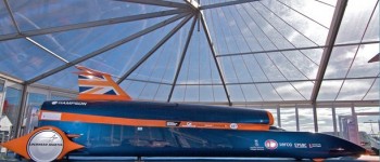 Se presentó el coche de los 1600 Km/h. Se presentó el coche de los 1600 Km/h.