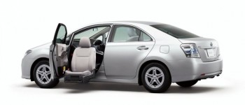 Toyota presenta el sedán híbrido Sai. Toyota presenta el sedán híbrido Sai.