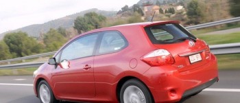 Toyota se une a la moda y deja comercializar la carrocería de tres puertas del Auris