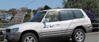Toyota y Tesla construirán un Toyota RAV4 eléctrico Toyota y Tesla construirán un Toyota RAV4 eléctrico