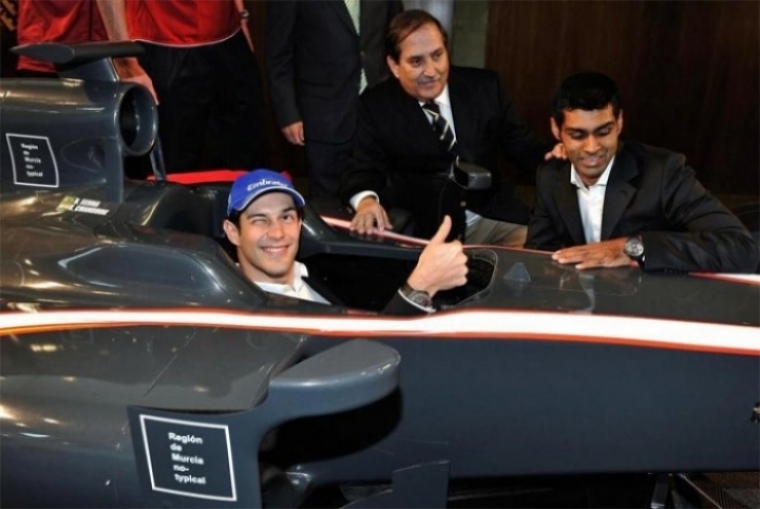 Foto: Presentación del equipo español HRT F1 Team en Murcia