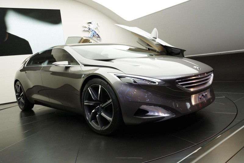 Foto: El Peugeot 608 llegaría en 2014 basado en el HX1 Concept