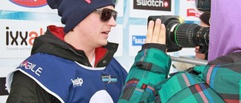 Raikk�nen sufre un accidente en moto de nieve y solo se hace da�o en la mu�eca