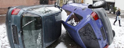 ¿Adivinas qué les ha pasado a estos coches?