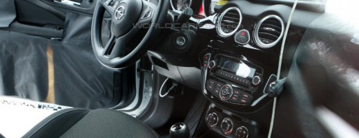 Echamos un vistazo al interior del Opel Junior