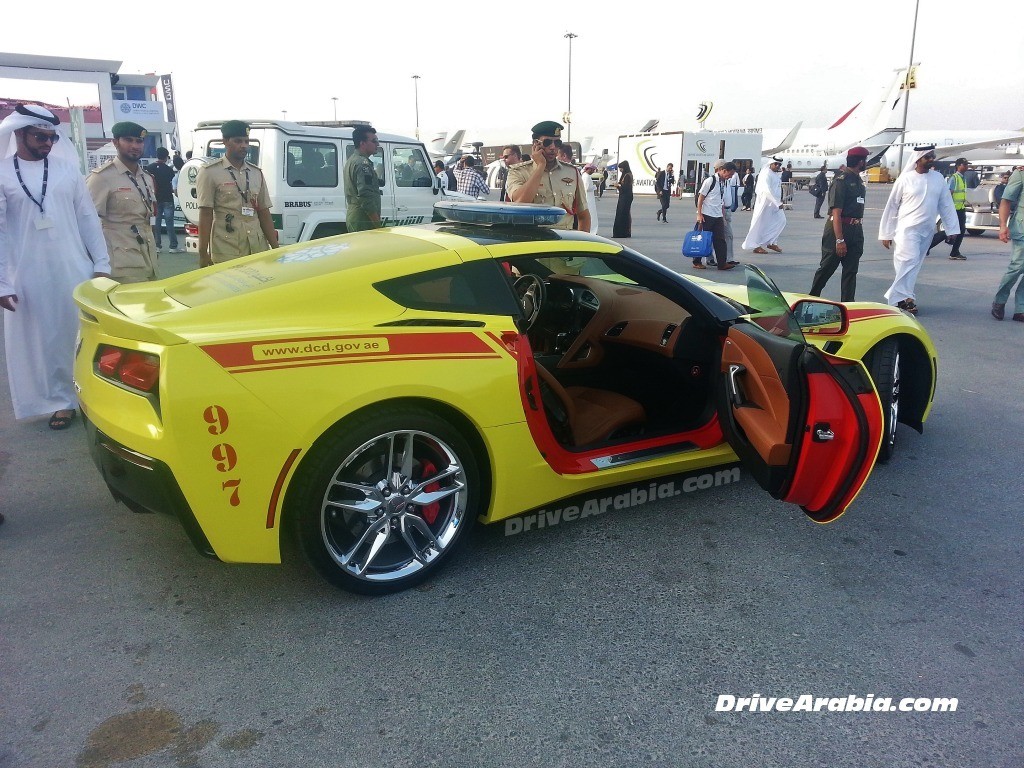 dubai-un-corvette-c6-de-bomberos-para-apagar-fuegos-o-encenderlos-201314938_4.jpg