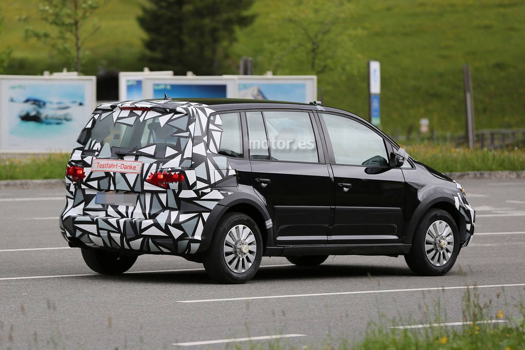 fotos-espia-el-skoda-roomster-2015-tendr