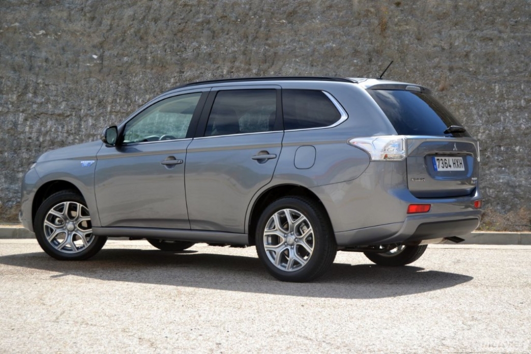 Mitsubishi outlander precio