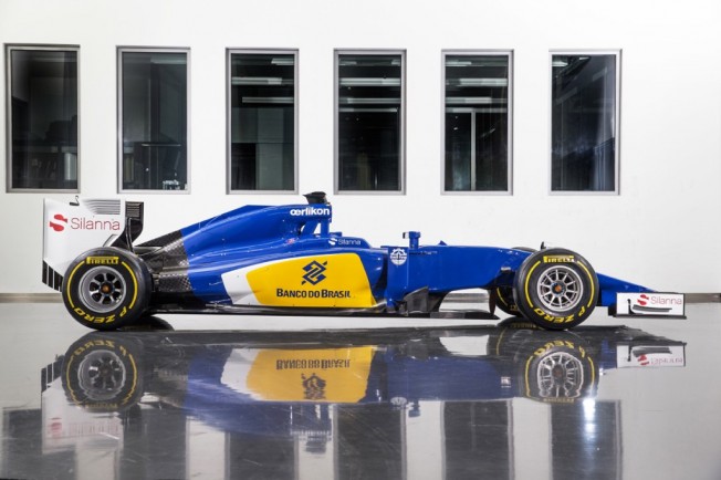 sauber-se-pasa-al-azul-con-el-nuevo-c34-