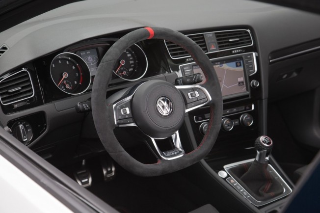 Prueba circuito nuevo GOLF GTI clubsport 261cv