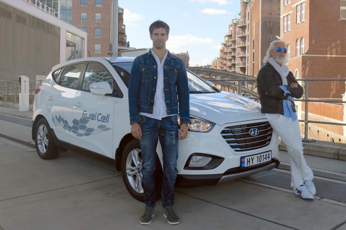 El Hyundai ix35 de hidrógeno recorre casi 2.400 km en un solo dÃa El Hyundai ix35 de hidrógeno recorre casi 2.400 km en un solo dÃa