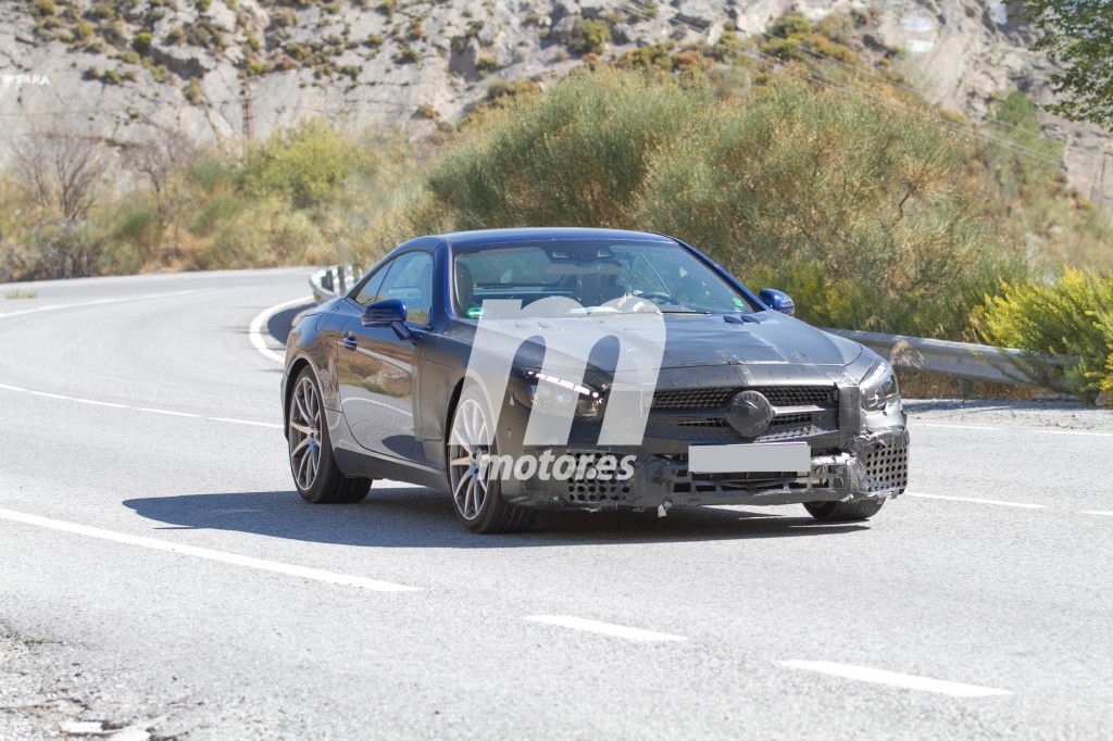 mercedes-sl63-amg-2016-201523407_2.jpg