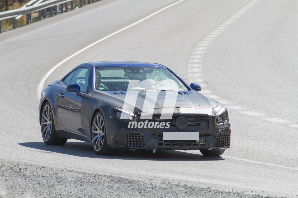 mercedes-sl63-amg-2016-201523407_5.jpg