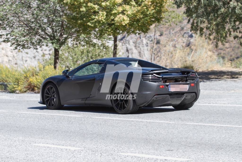 mclaren-675-lt-spider-201524108_10.jpg