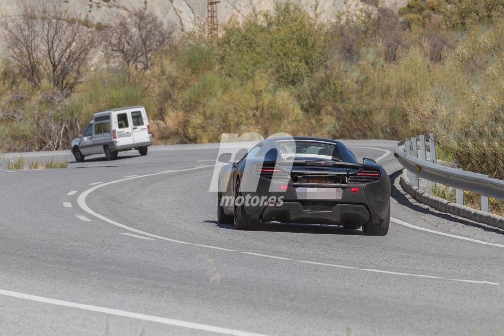 mclaren-675-lt-spider-201524108_4.jpg