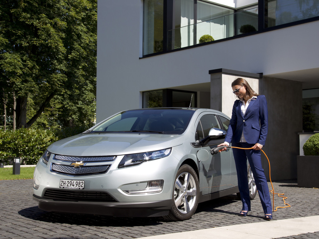 Si quieres cargar un coche eléctrico en casa, debes saber ... Si quieres cargar un coche eléctrico en casa, debes saber ...