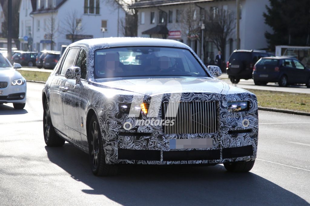 [Imagen: rolls-royce-phantom-2018-201625555_12.jpg]