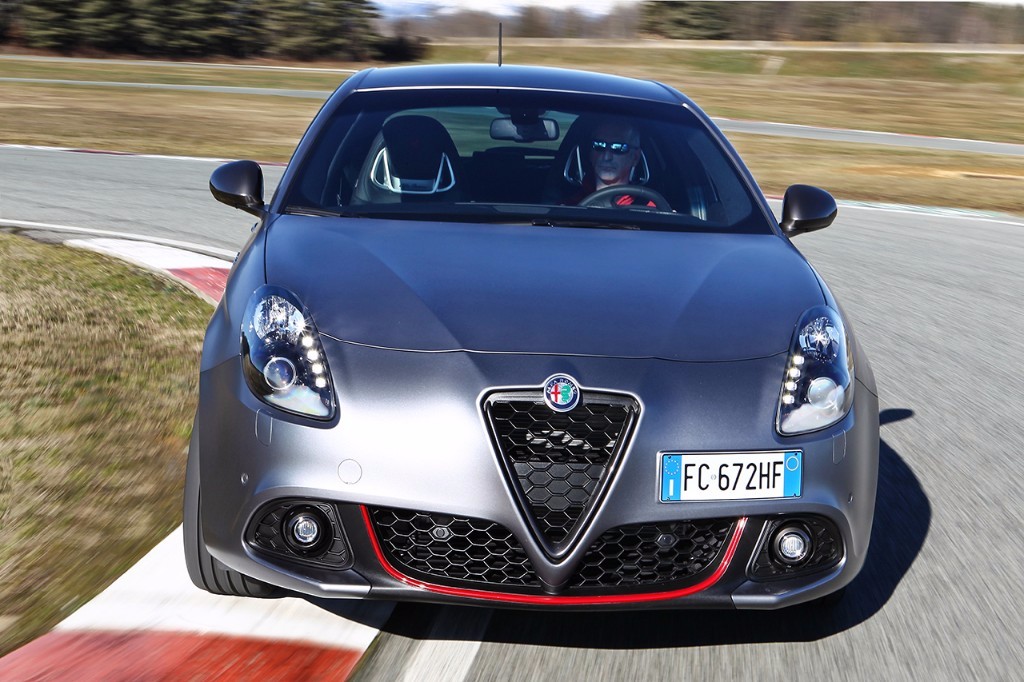 alfa-romeo-giulietta-2017-201626148_22_1.jpg