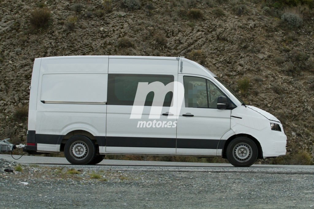 volkswagen-crafter-2017-fotos-espia-201626749_11.jpg