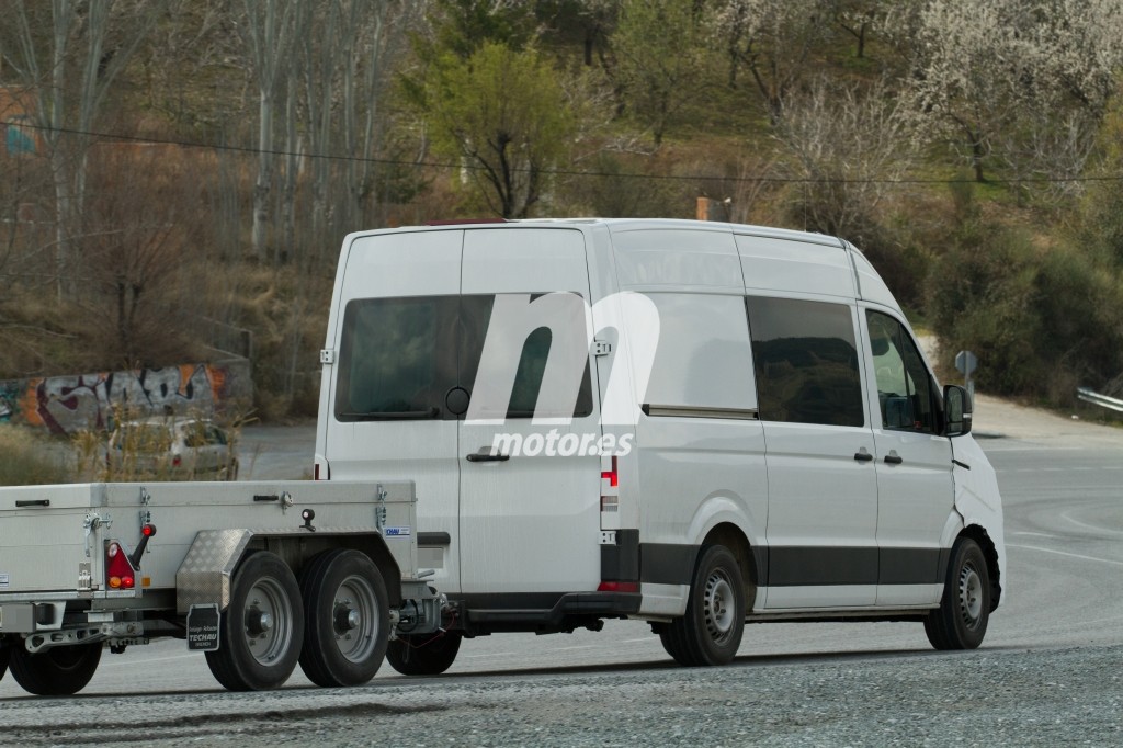 volkswagen-crafter-2017-fotos-espia-201626749_15.jpg