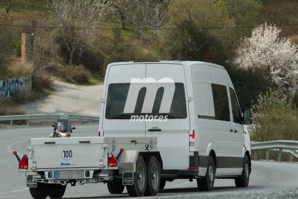 volkswagen-crafter-2017-fotos-espia-201626749_16.jpg